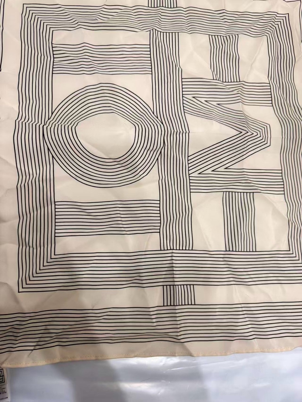 Toteme Women's Cream and Black Geometric Silk Scarf